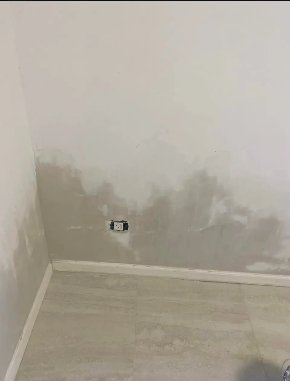 קירות וחדרים לאחר תיקון וצבע