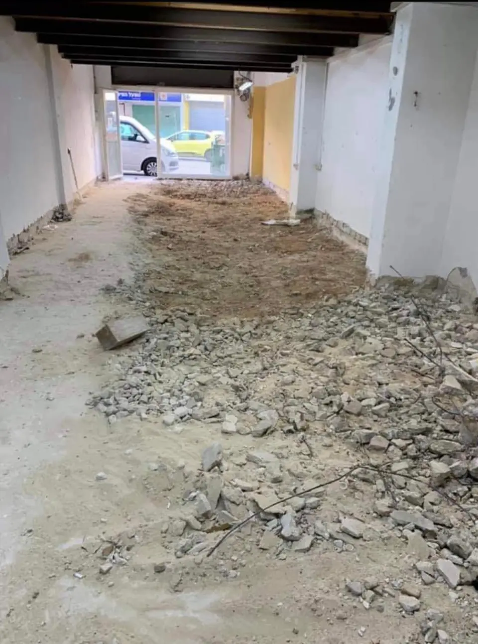 חנות ספרים: מעטפת ריקה עד פתיחה